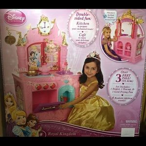 Disney princess kitchen set(SOLD)